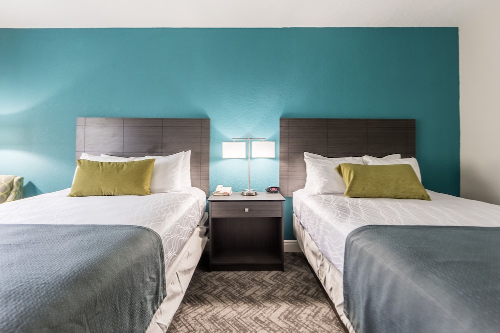 Standard Suite, 2 Queen Beds, Non Smoking, Refrigerator & Microwave (Shower Only;with Sofabed) - Photo 6