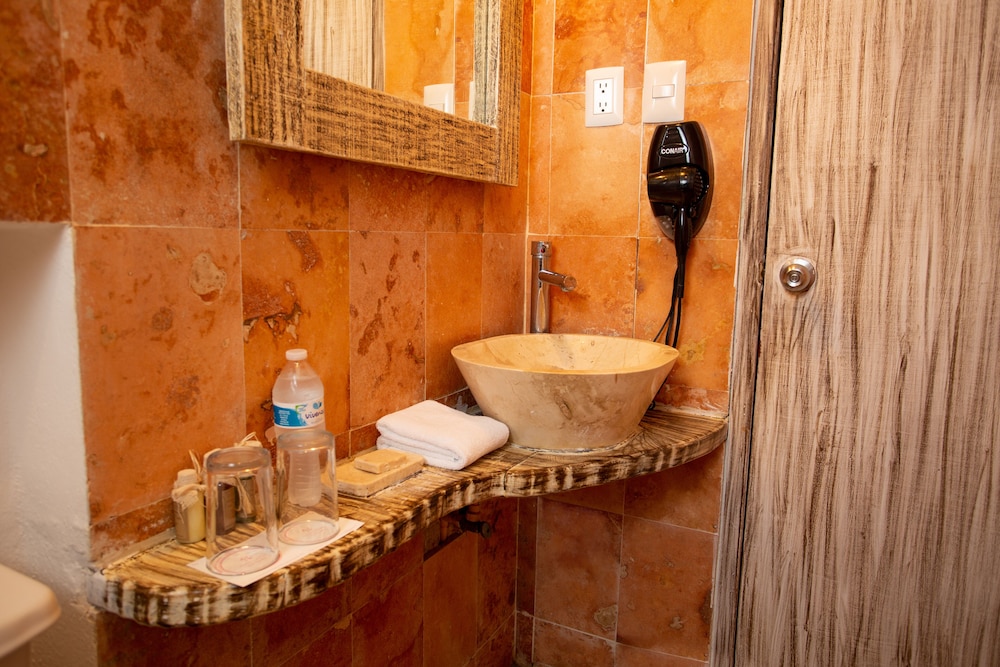 Deluxe Room, Partial Ocean View - Photo 7