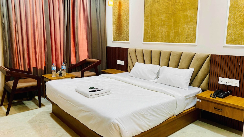 Deluxe Room, City View