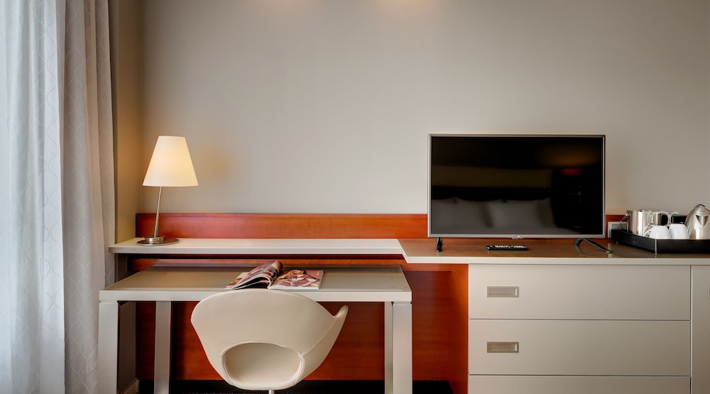Superior Room, 2 Twin Beds, Courtyard View - Photo 5