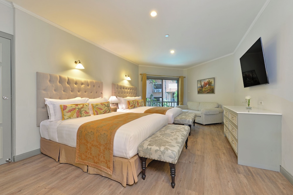 Pool View Room - Photo 3
