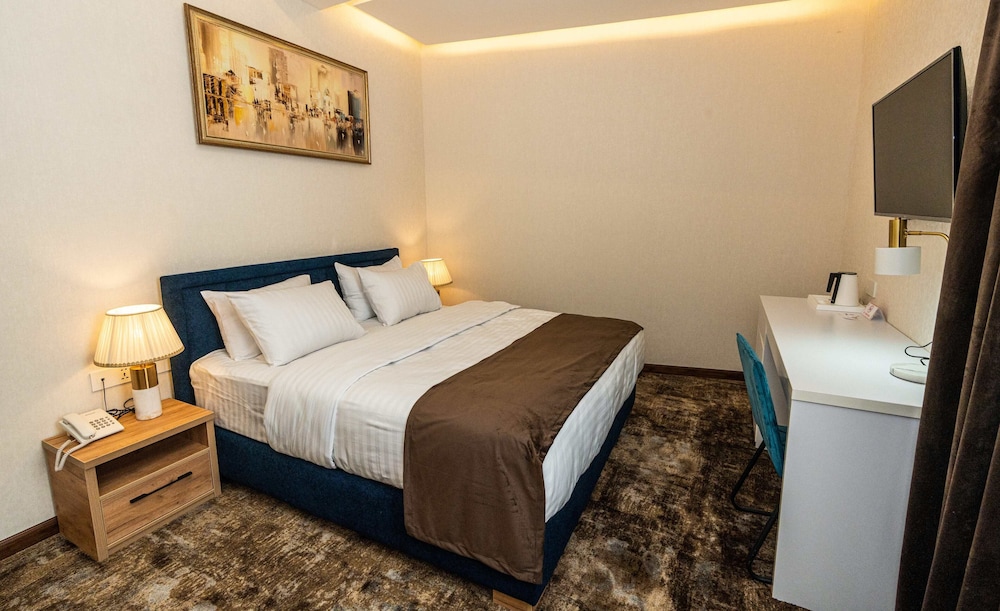 Luxury Room, City View (Top floor)