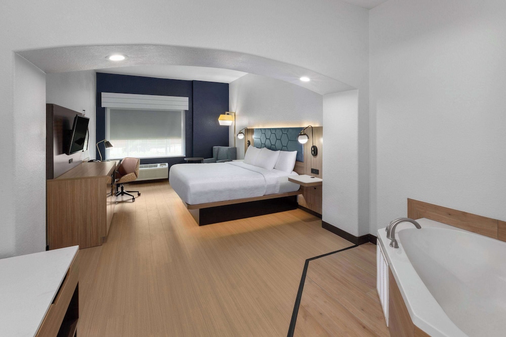 Deluxe Suite, 1 King Bed, Non Smoking