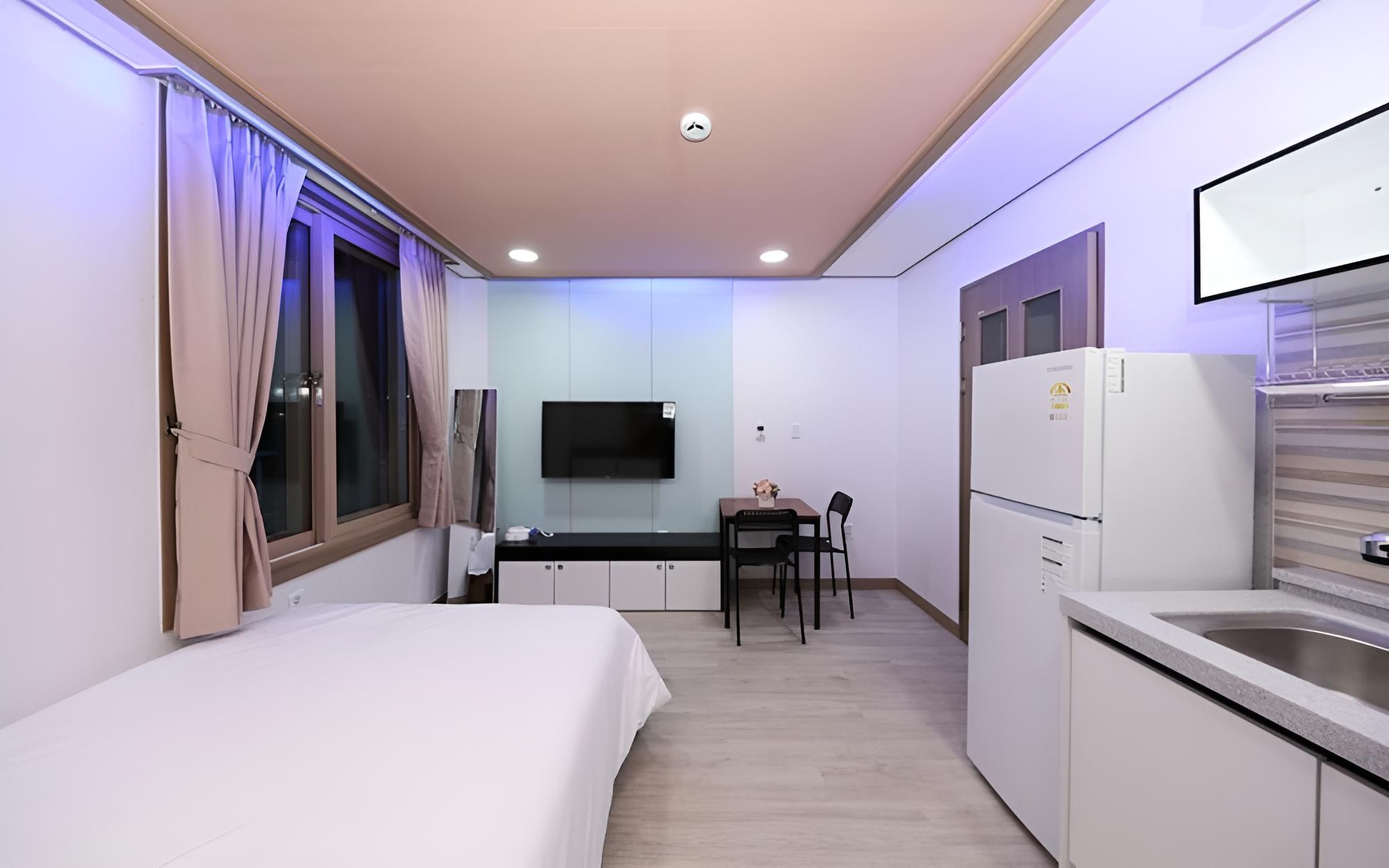 Room (Double Room-3)