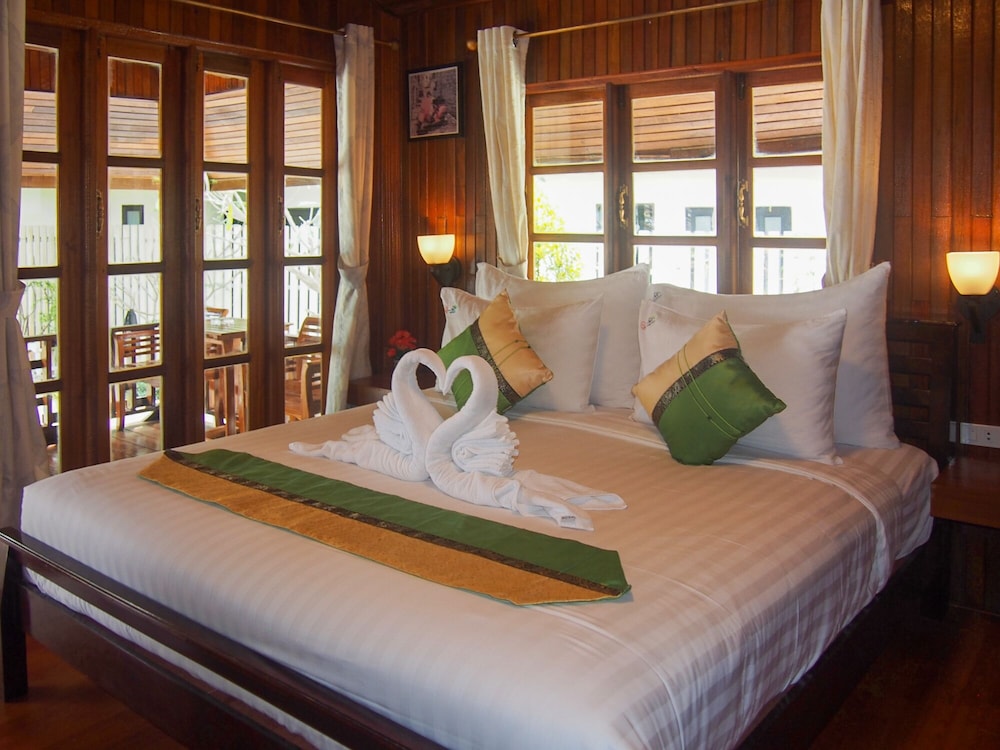 Beach Front Bungalow - Photo 4
