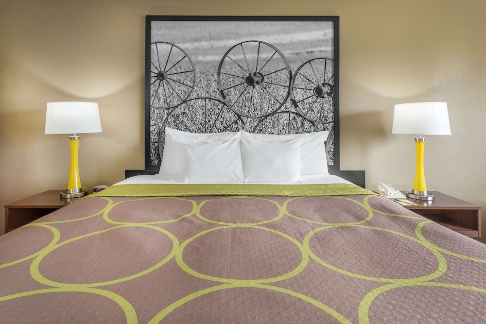 Standard Room, 1 Queen Bed - Photo 4