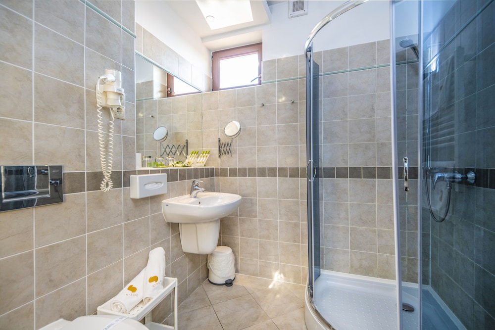 Standard Double Room - Photo 2