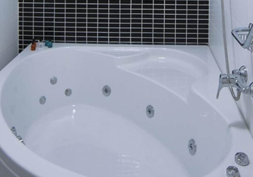 Deluxe Double Or Twin Room, Jetted Tub photo 1
