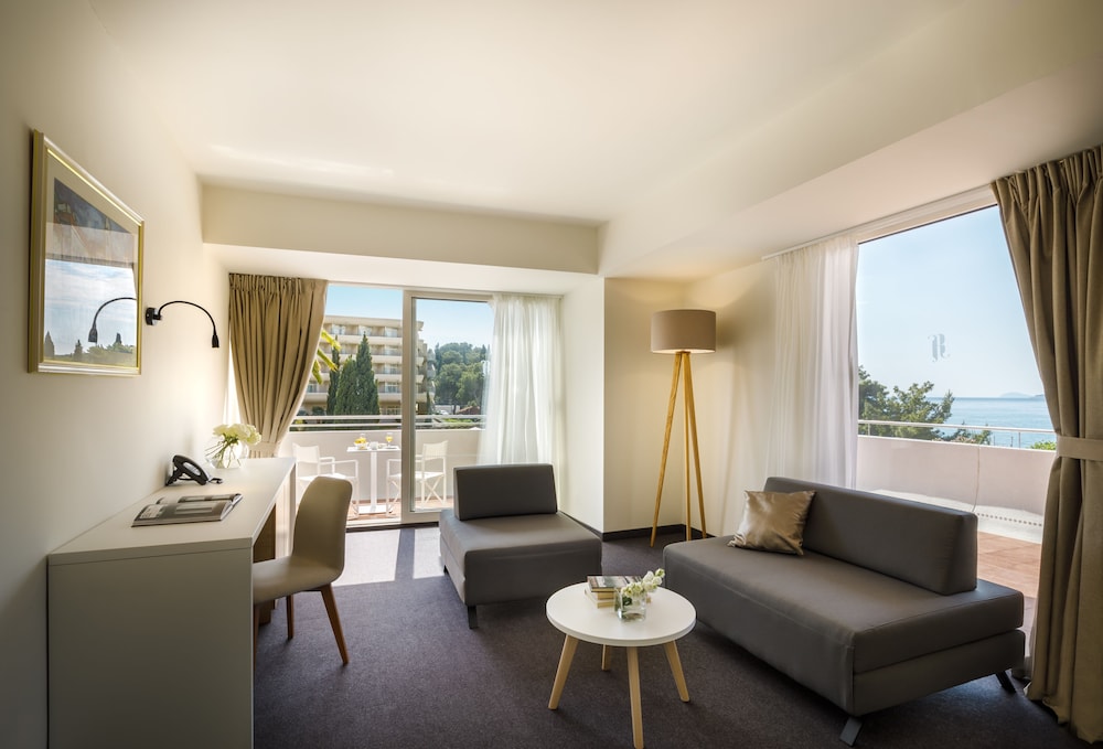 Classic Suite, Balcony, Sea View - Photo 3