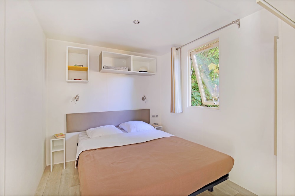 Mobile Home (Cottage) photo 2