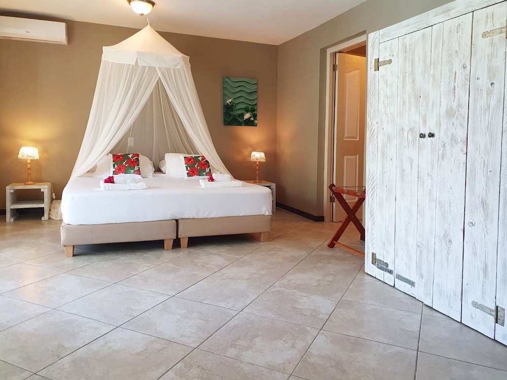 Superior Double Room, Private Bathroom, Pool View photo 3