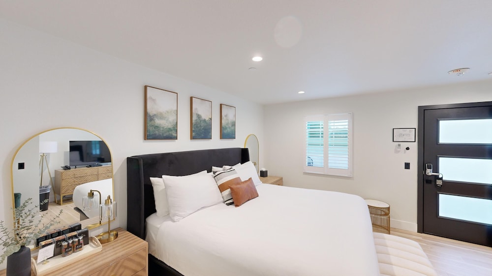 #14 King Room, Ground Floor, No Fire Pit