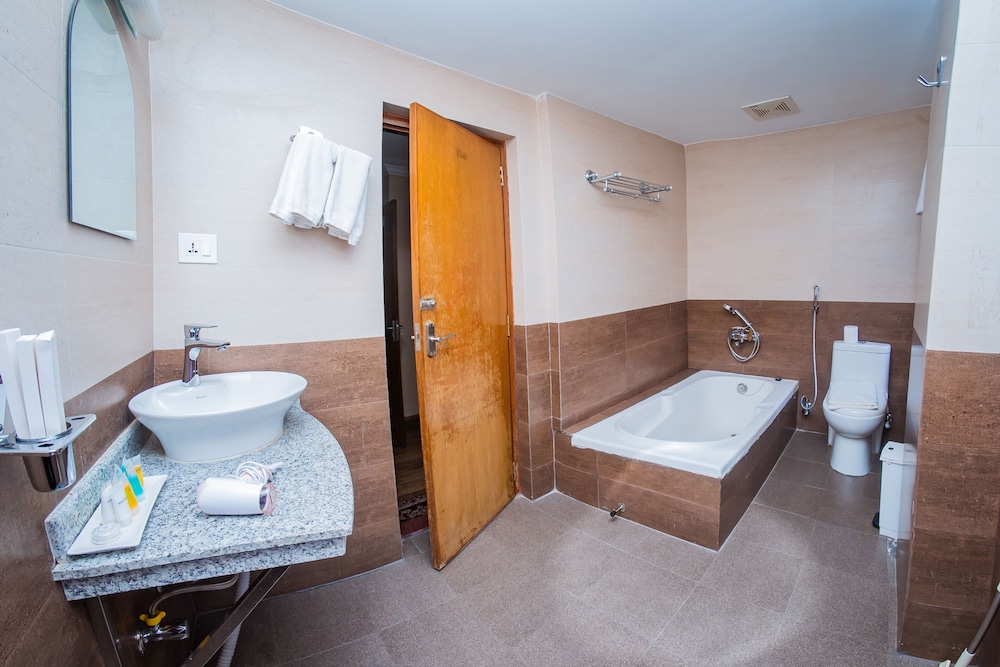Standard Suite, Lake View - Photo 42