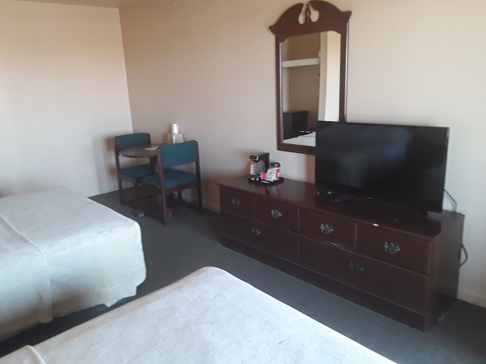Room, 2 Queen Beds, Accessible, Non Smoking photo 2