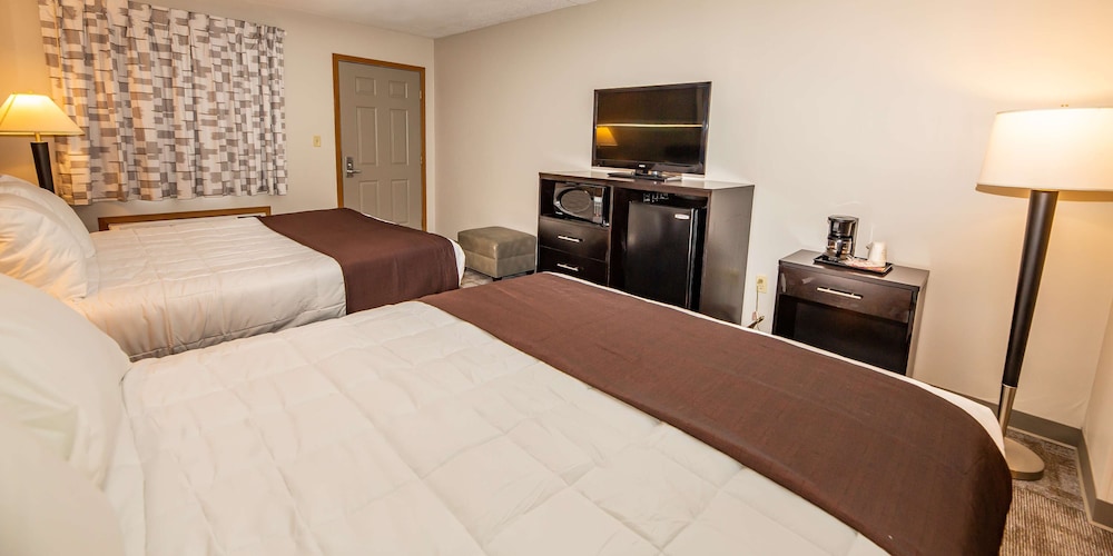 Room, 2 Queen Beds, Non Smoking - Photo 2