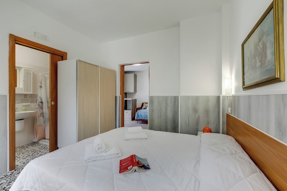 Family Apartment, Multiple Bedrooms (Stella Marina Apartment 8)