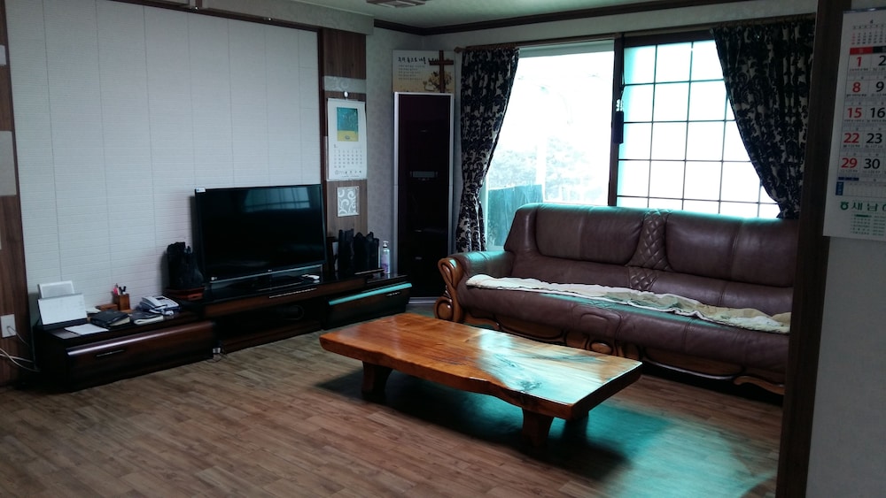 Room (Maru) photo 1