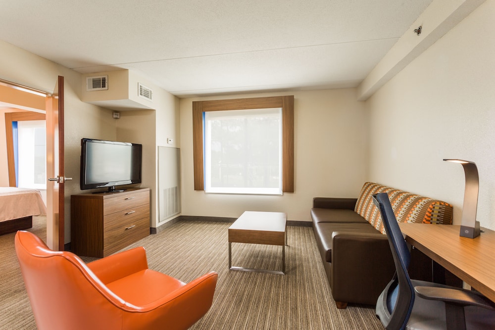 Suite, 2 Queen Beds - Photo 3