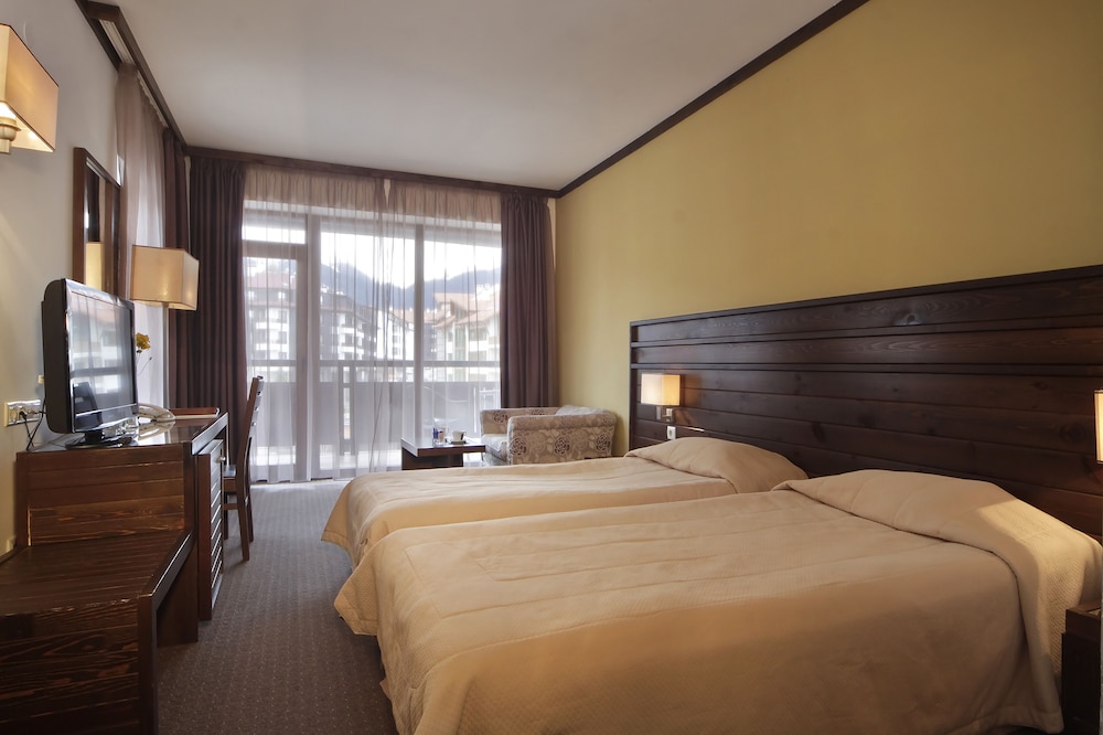 Standard Double or Twin Room (free use of Aqua Park)