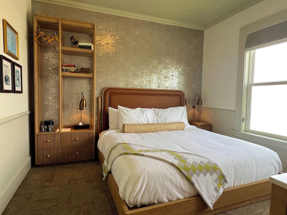 Historical - Oceanview King