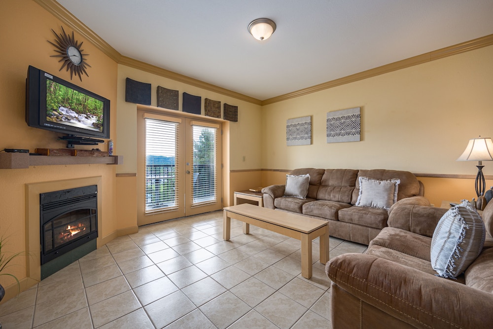 Condo, Multiple Beds, Jetted Tub, Mountain View