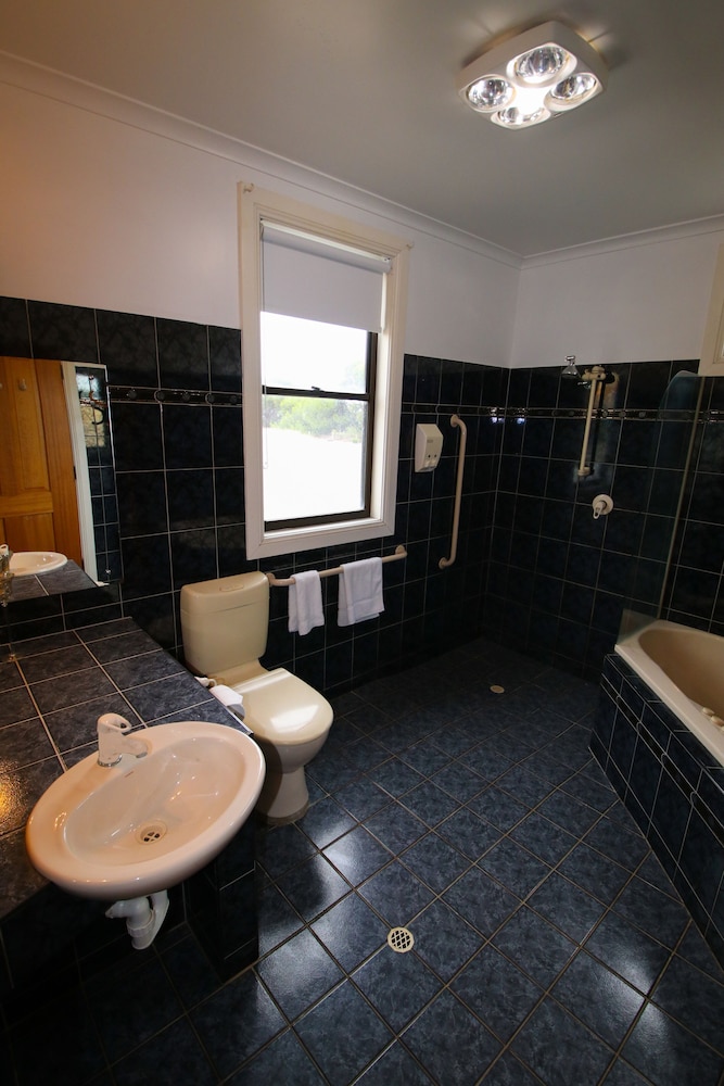 Family Cabin, 2 Bedrooms, Kitchen photo 2