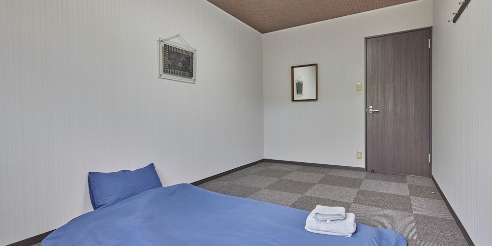 Triple Room with Futon, No Smoking photo 3