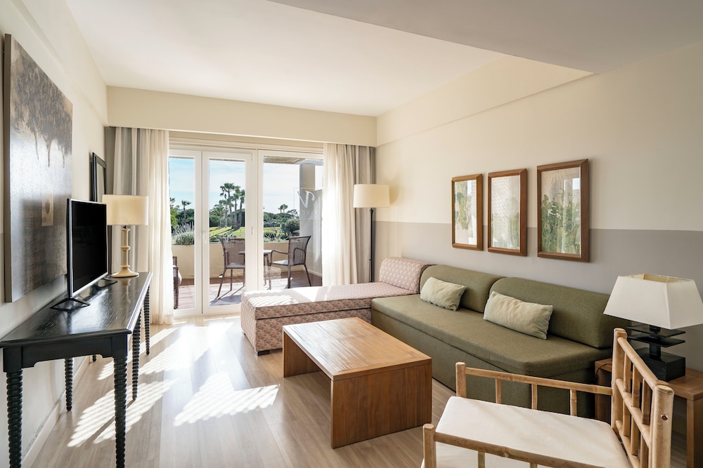 Junior Room, Pool View (Suit -2 Adults) - Photo 6
