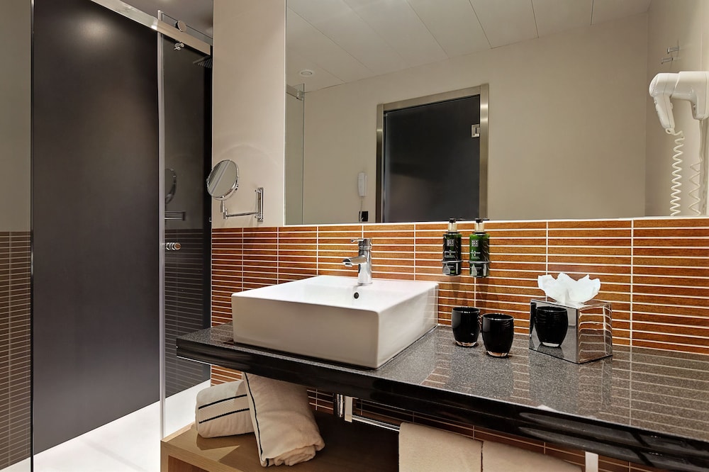 Melia Twin Room