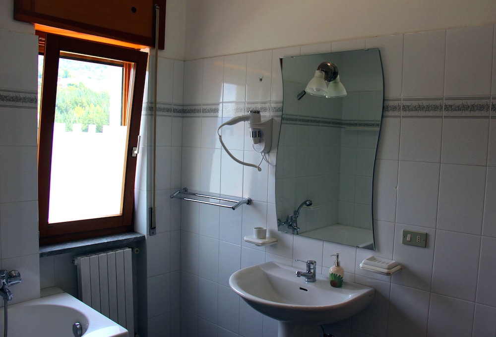 Classic Triple Room photo 2