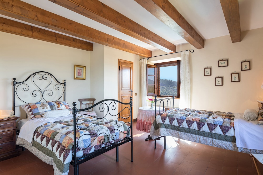 Villa photo 2
