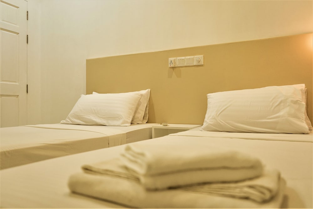 Deluxe Triple Room, 1 Bedroom, Non Smoking, Garden View photo 2