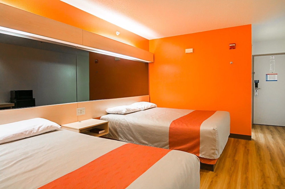 Standard Room, 2 Queen Beds, Accessible, Non Smoking photo 3