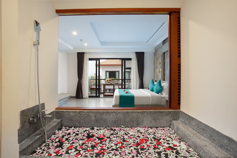 Deluxe Double Room, 1 King Bed - Photo 7