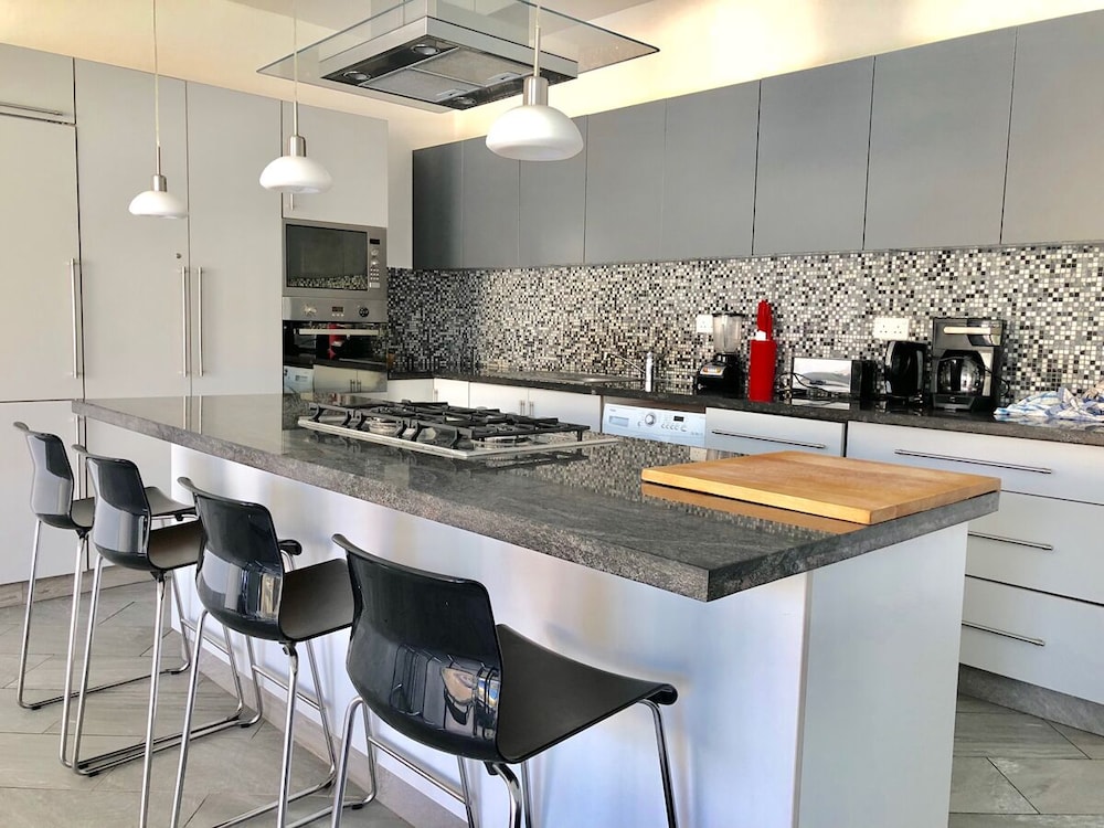 Villa photo 3