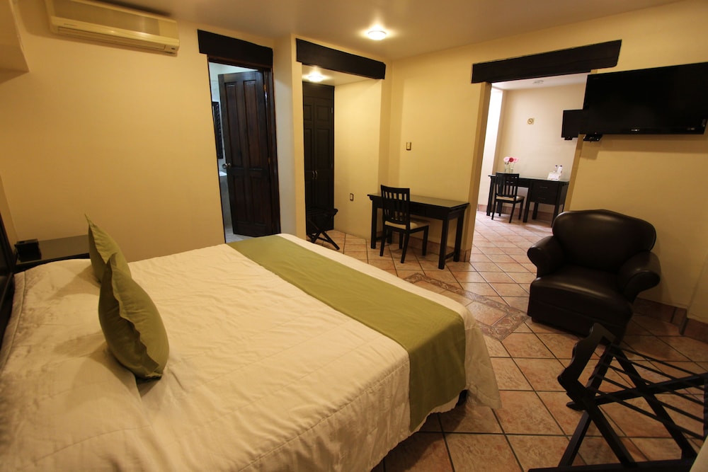 Superior Suite, Non Smoking - Photo 1