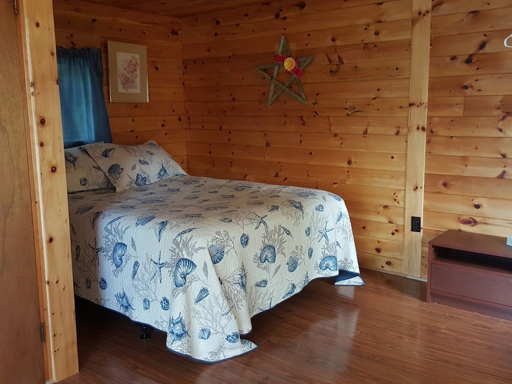 Shore Line Cabin photo 1