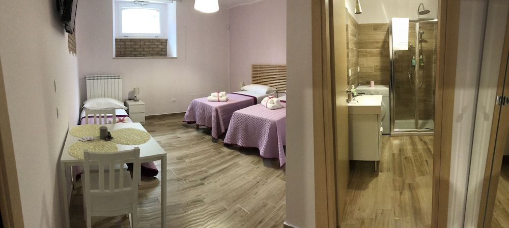 Quadruple Room, Ensuite photo 1