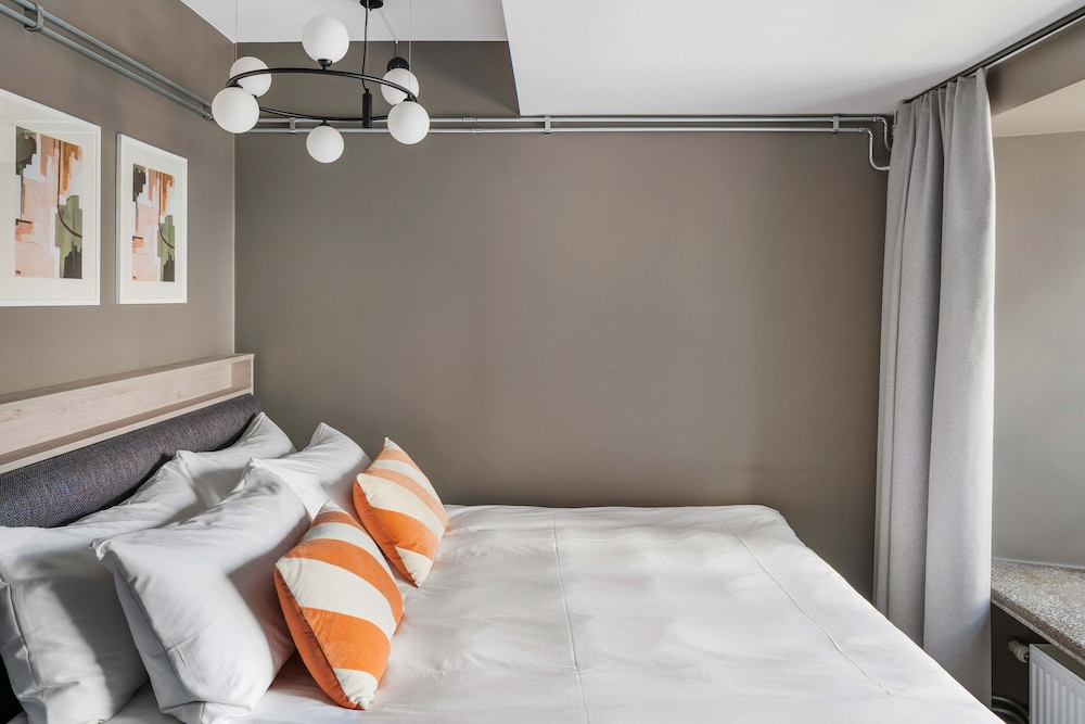 Medium Studio with Kitchenette