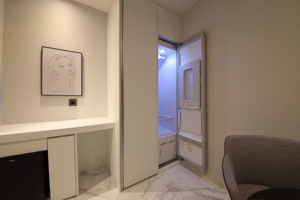 Deluxe Double Room - Photo 9