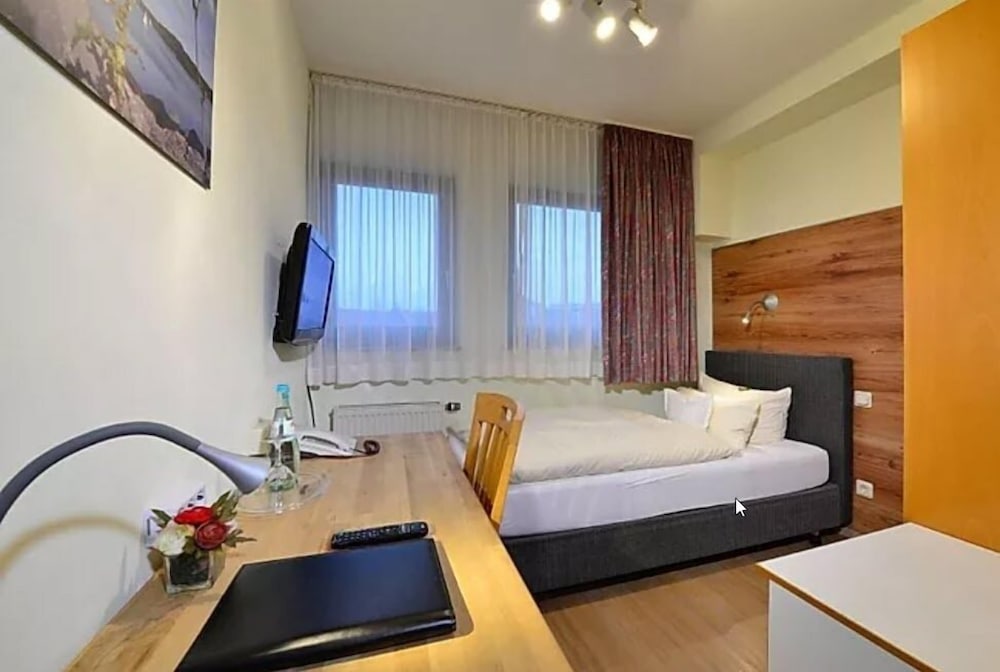 Basic Single Room photo 1