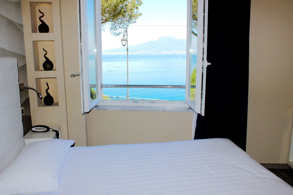 Deluxe Double Room, Non Smoking, Sea View - Photo 7