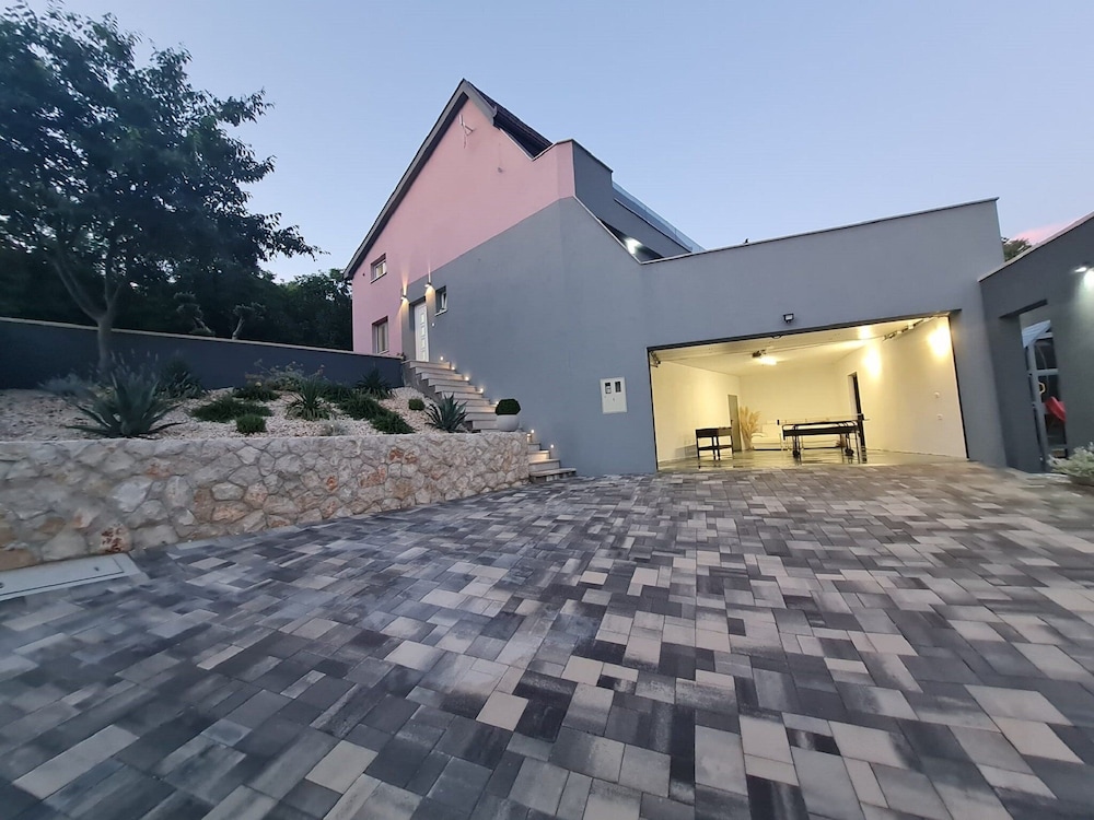 Villa (Four - Bedroom Villa)
