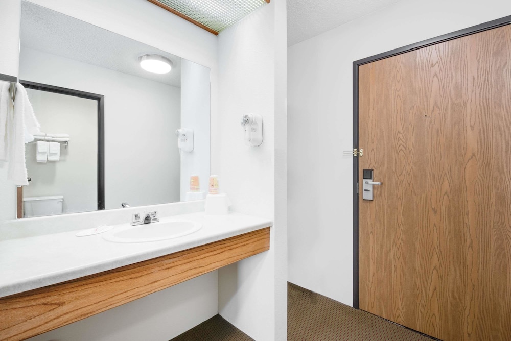 Studio Suite, Multiple Beds, Non Smoking - Photo 4