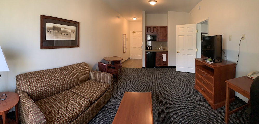 Deluxe Suite, 2 Queen Beds, Non Smoking (Deluxe Family Suite) - Photo 5
