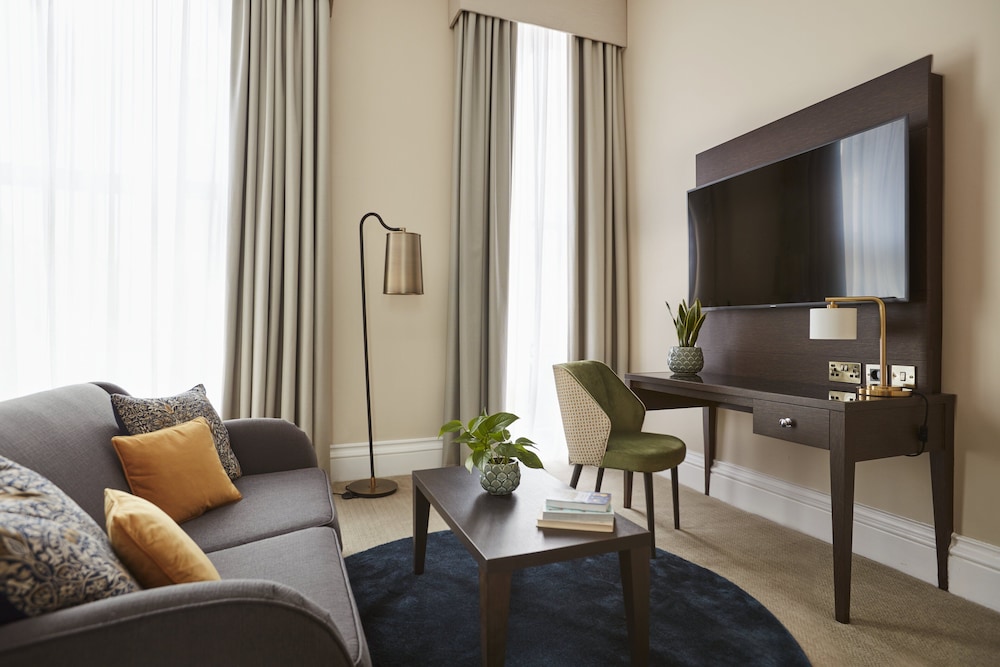 Superior Room, 1 King Bed with Sofa bed photo 3