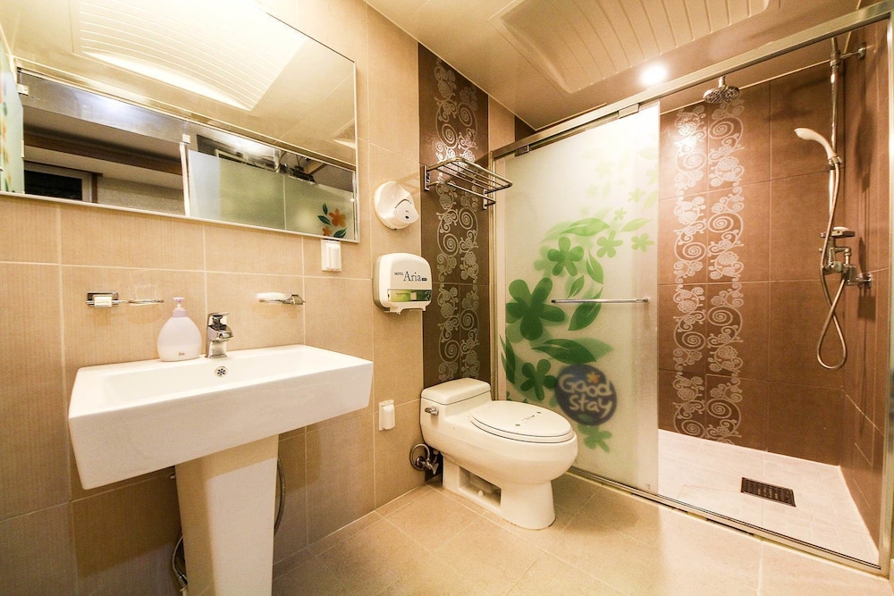 Deluxe Twin Room - Photo 7