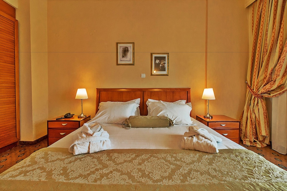 Double or Twin Room - Photo 3