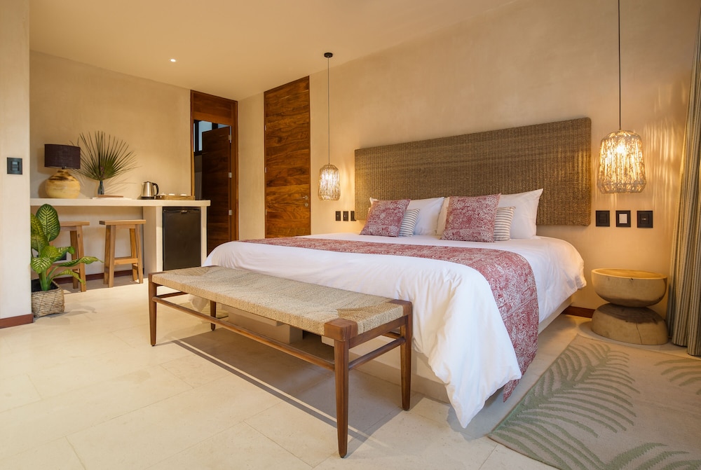 Luxury Apartment, 2 Bedrooms, Private Pool, Garden View - Photo 5