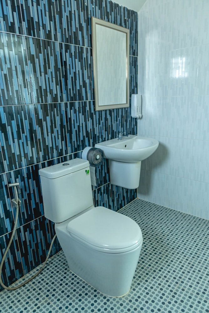 Family Home - Photo 2
